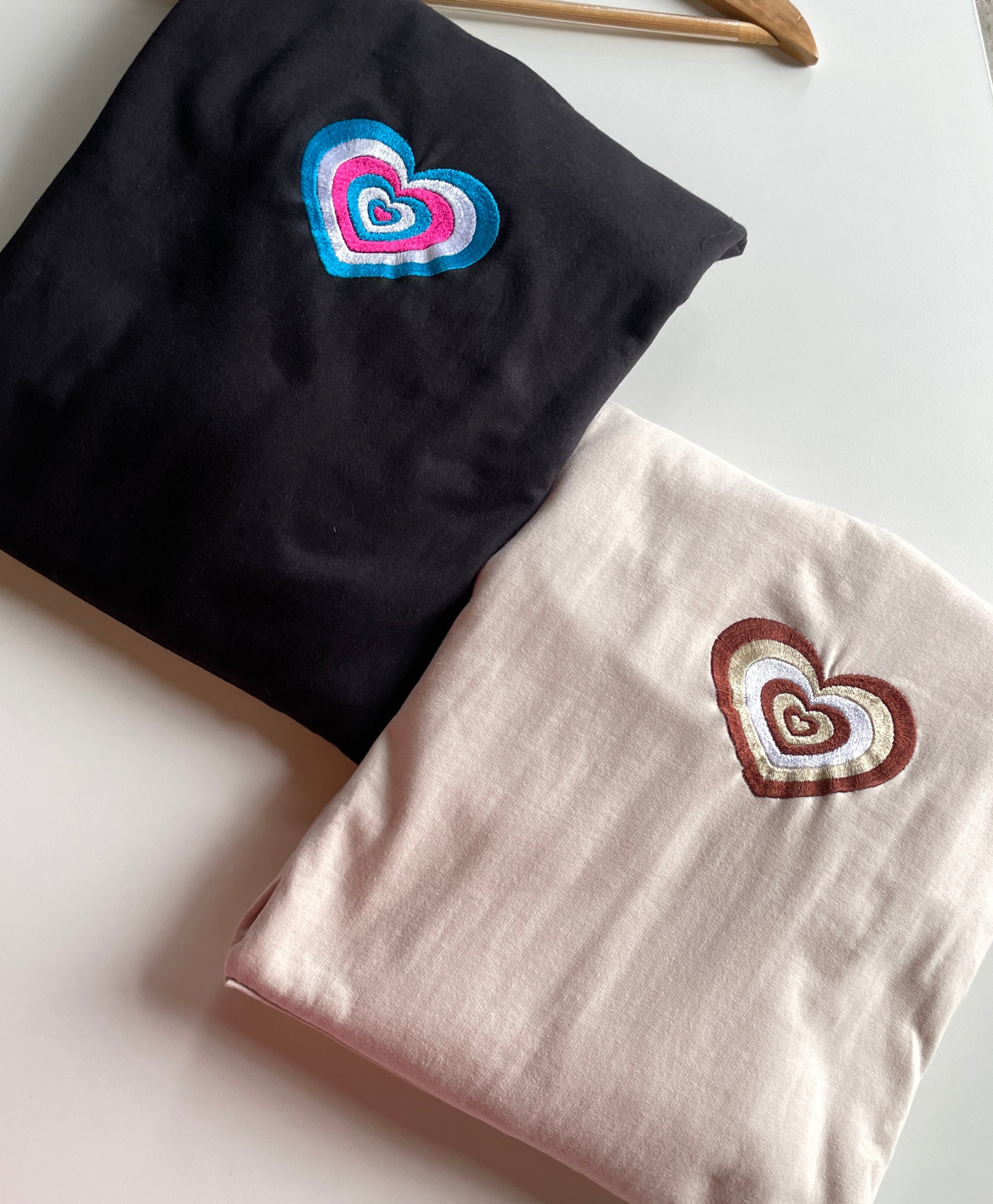 Heart embroiderd  sweatshirt image 0